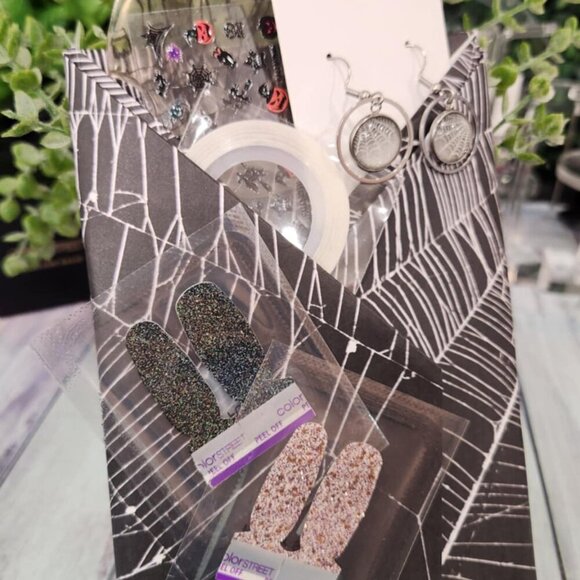 Blind Date with a Mani Bundle - Picture 3 of 13